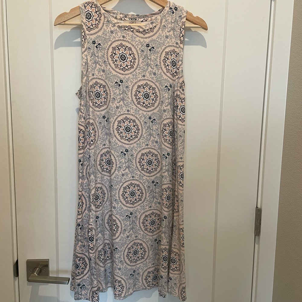LOFT sleeveless dress. Petite Medium